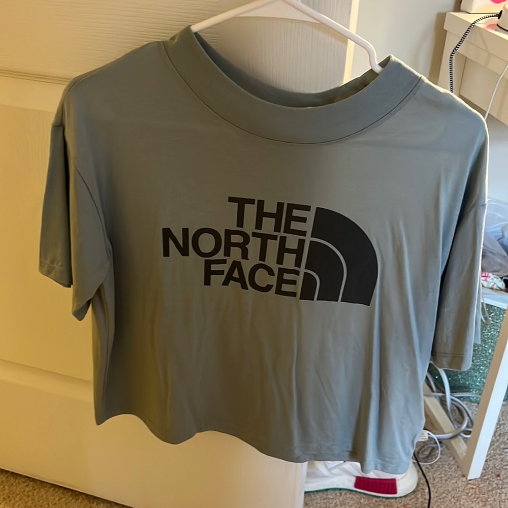 NEW GREEN NORTHFACE T-shirt